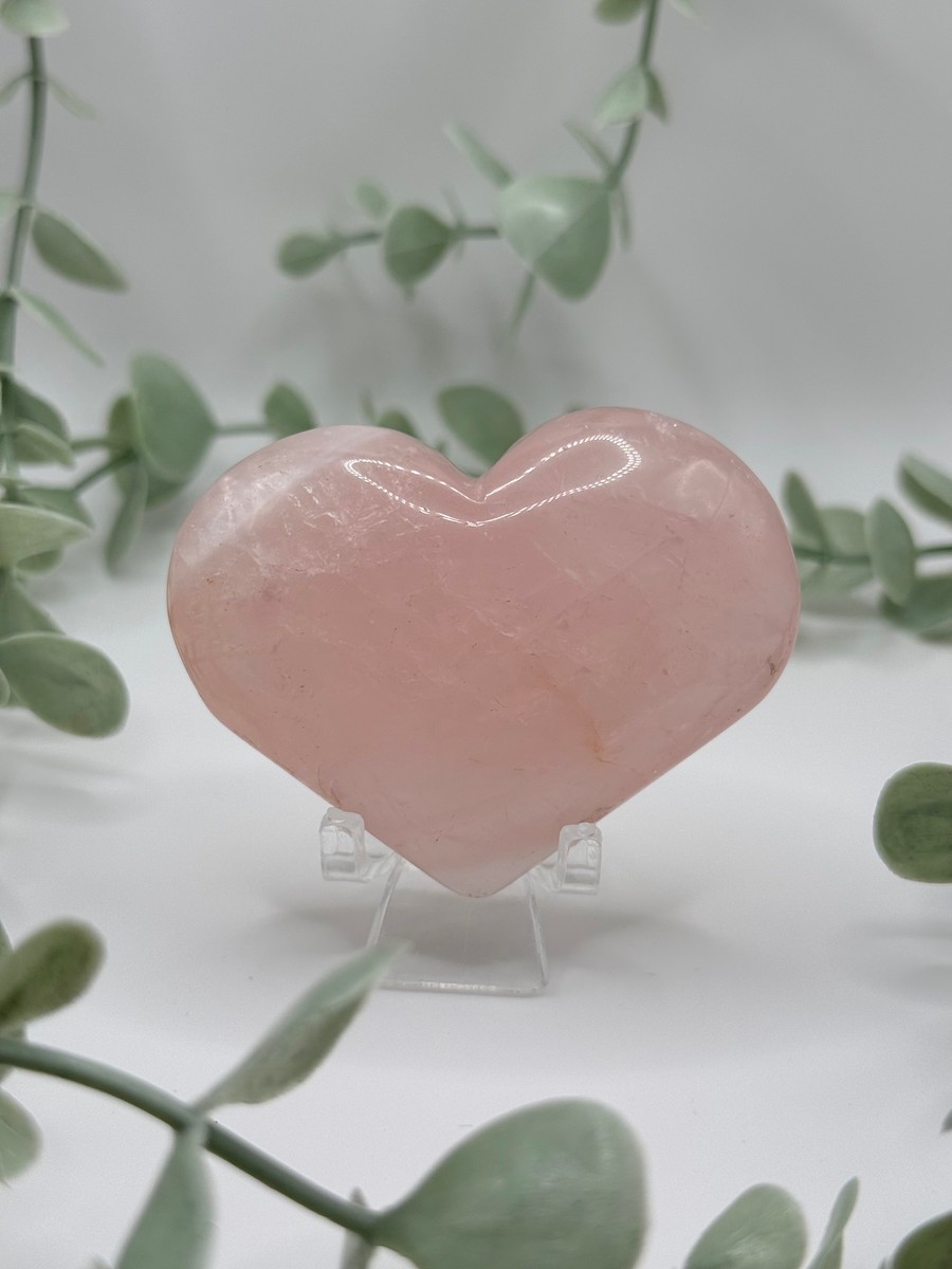 Rose Quarz Heart Carving