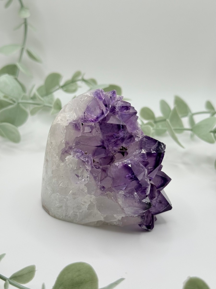 Amethyst Geode Cluster   no photos