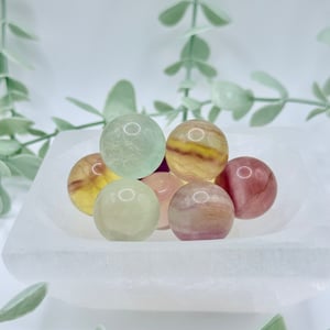 Mini candy fluorite spheres - mom
