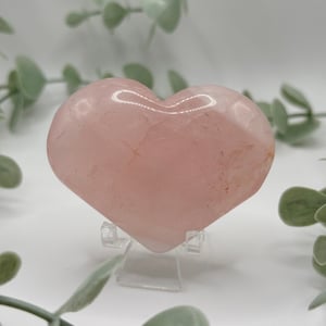 Rose Quarz Heart Carving