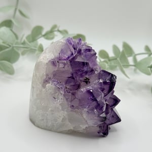 Amethyst Geode Cluster   no photos