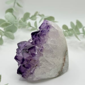 Amethyst Geode Cluster   no photos