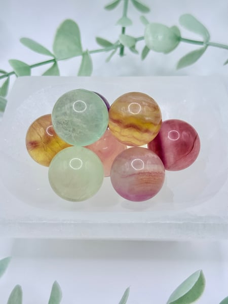 Mini candy fluorite spheres - mom